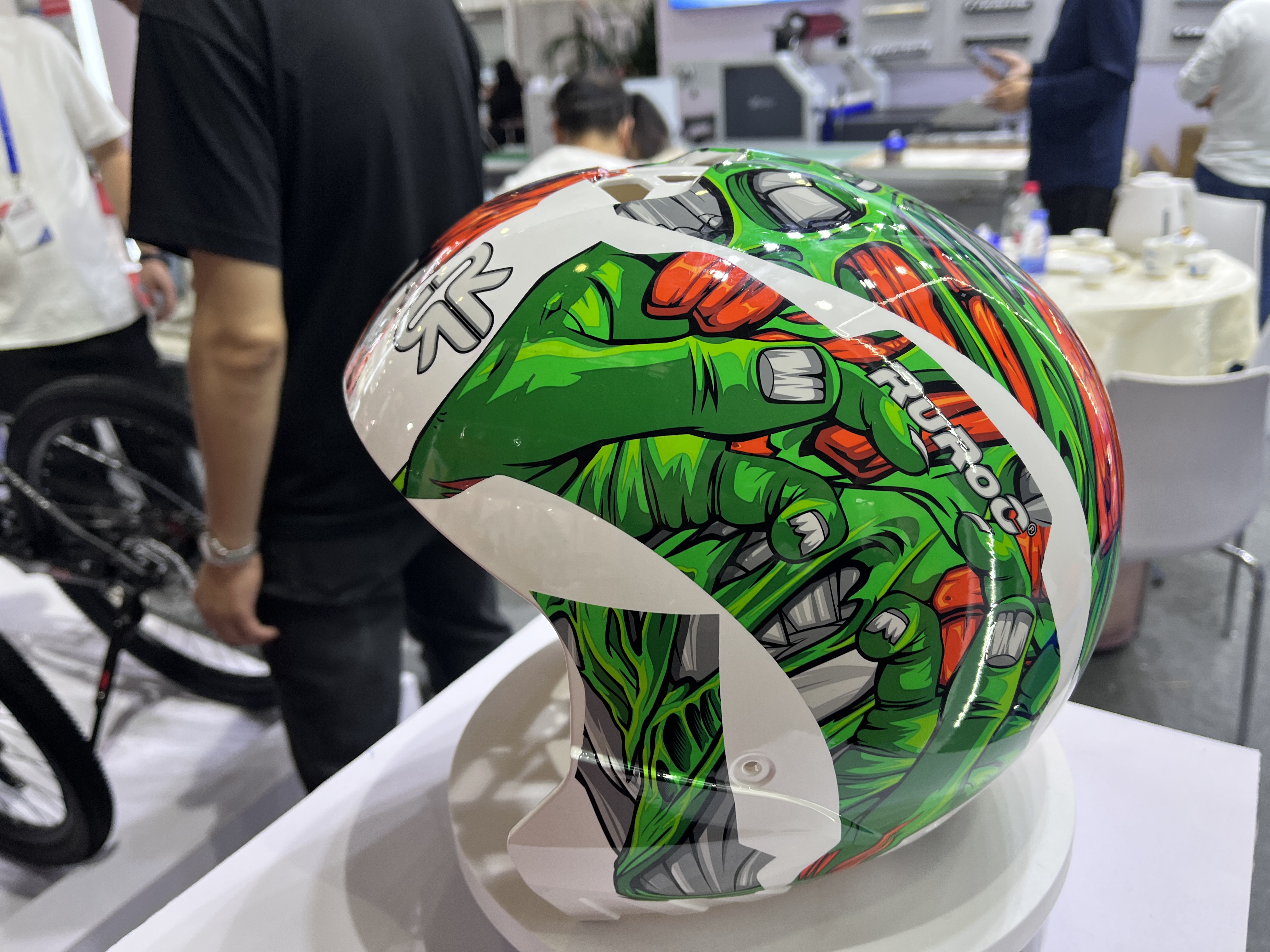 جوهر مورد استفاده در کلاه ایمنی